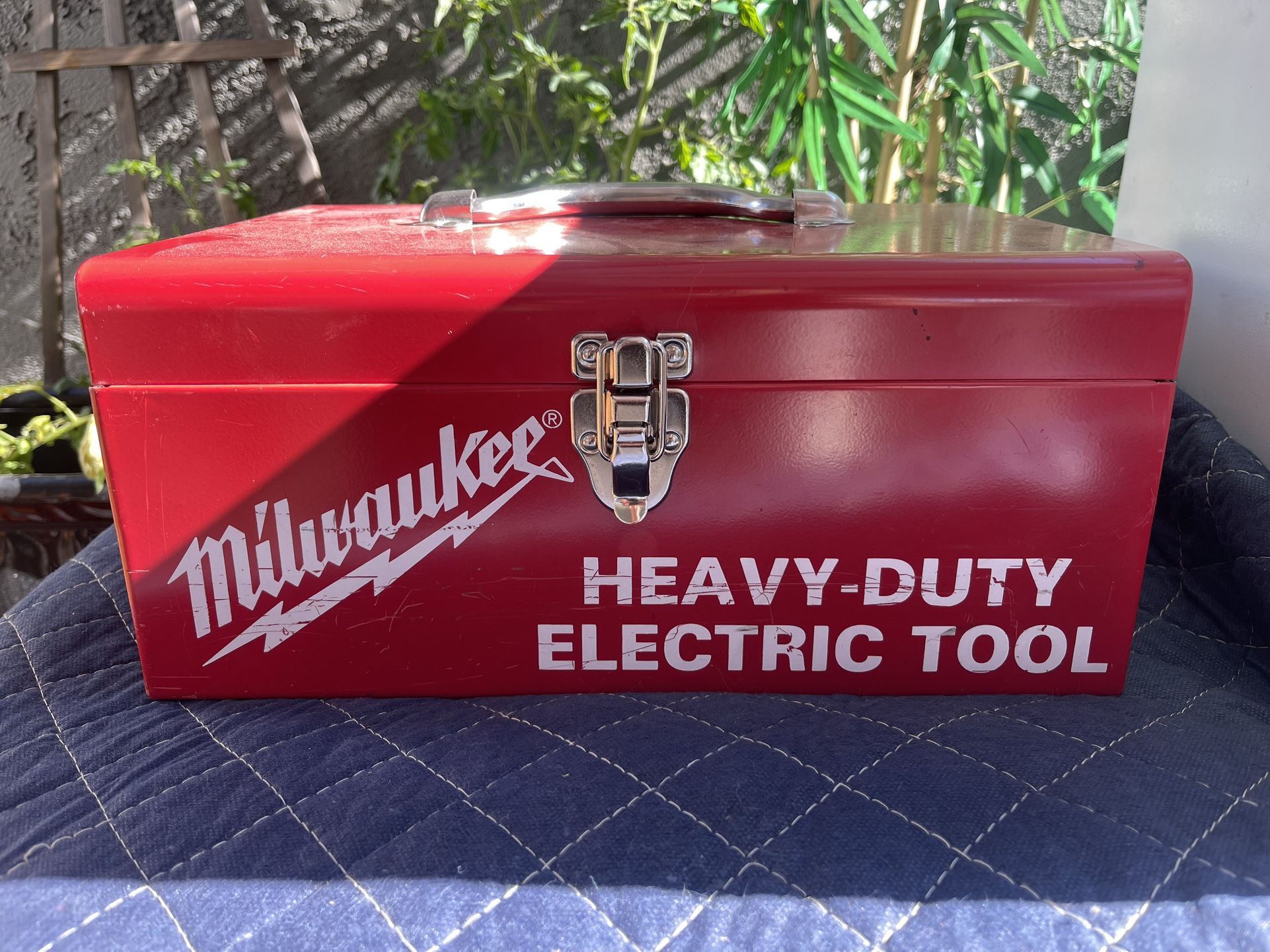 Milwaukee Magnum Hammer Drill