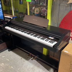 Kawai 800 Digital piano in great condition with bench