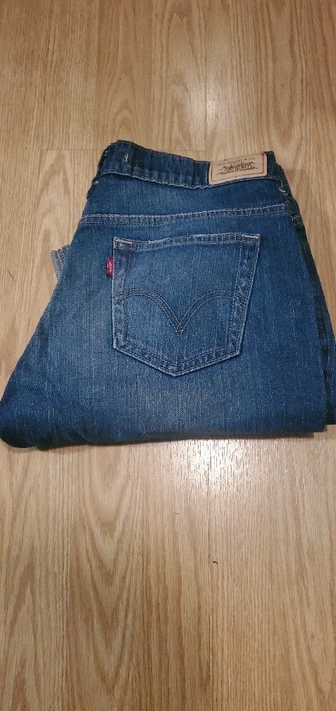 Levis 515 Capri Jeans..size 12/14 Womens..good Condition!