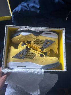 Jordan 4 Retro Yellow Thunder