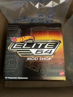 Hot Wheels Elite 64 Collectors 2017 Toyota Tacoma Mod Shop Set