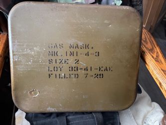 1929 completely sealed gas mask from u.s. military