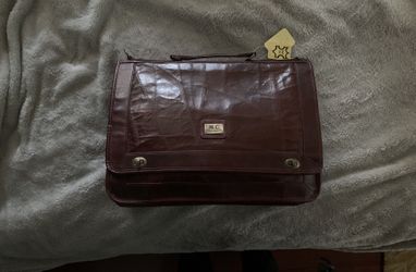 NWT Marc Chantal Genuine Leather Messenger Bag