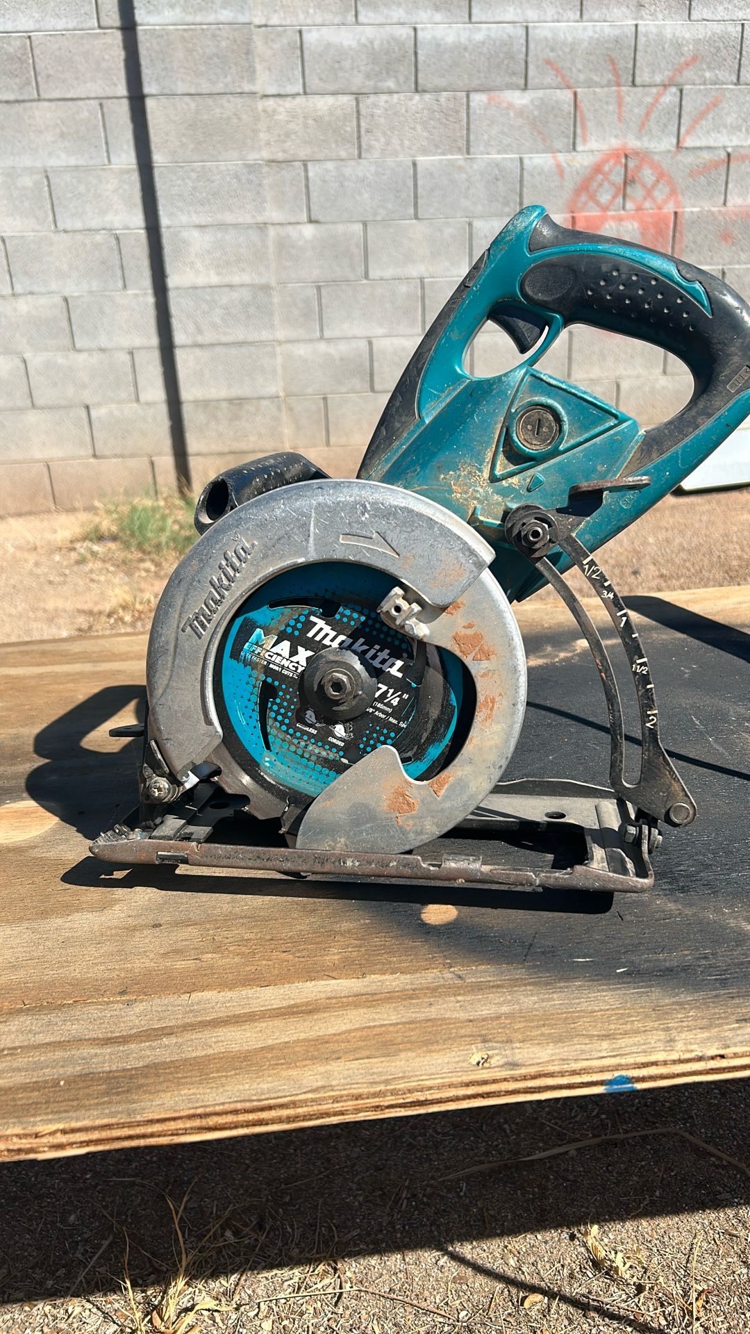 Makita Worm Drive 7 1/4 Circular Saw