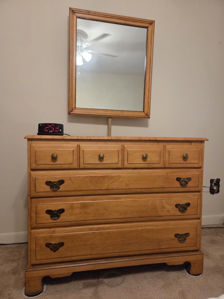 Pine Dresser With Mirror