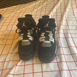 Jordan four white thunder, size 7