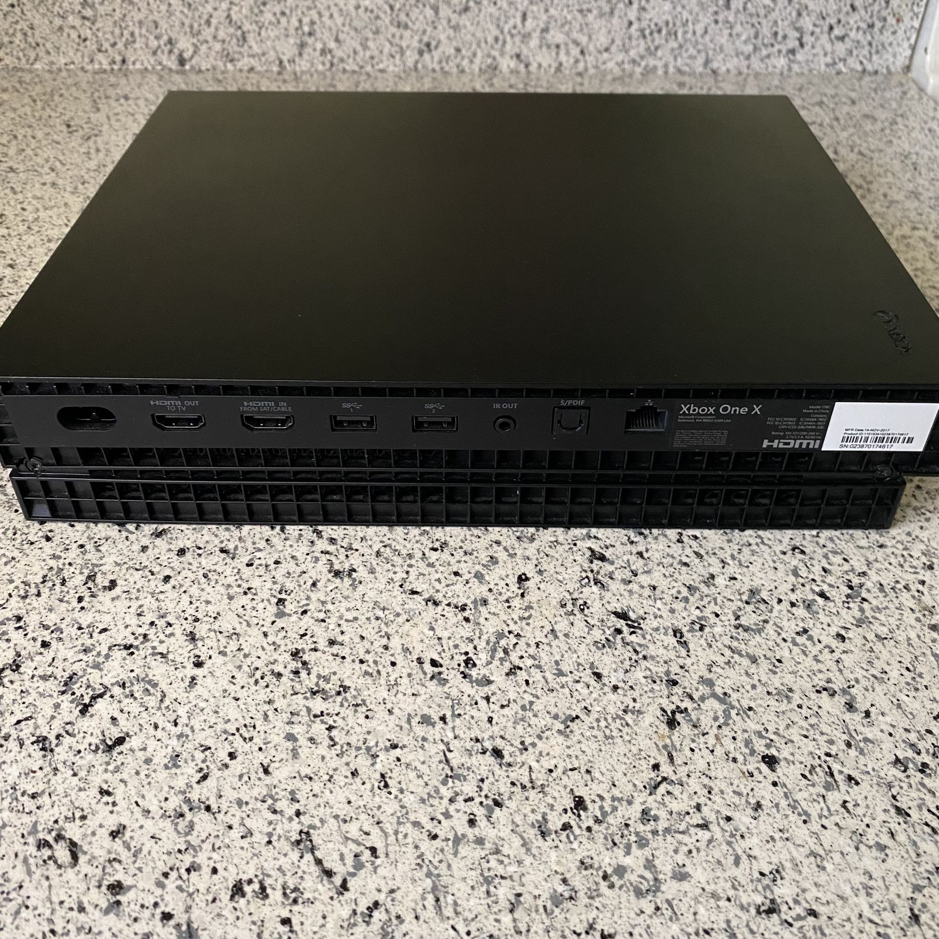 Xbox One X FOR PARTS READ DESCRIPTION