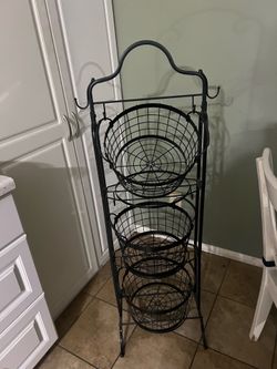 Standing baskets