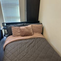 Full Size Bed 