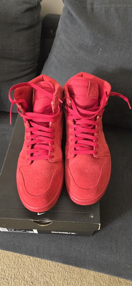 Jordan 1 Suede