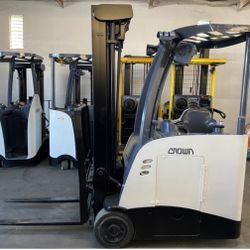 2010 Crown RC 226" Mast Forklift 