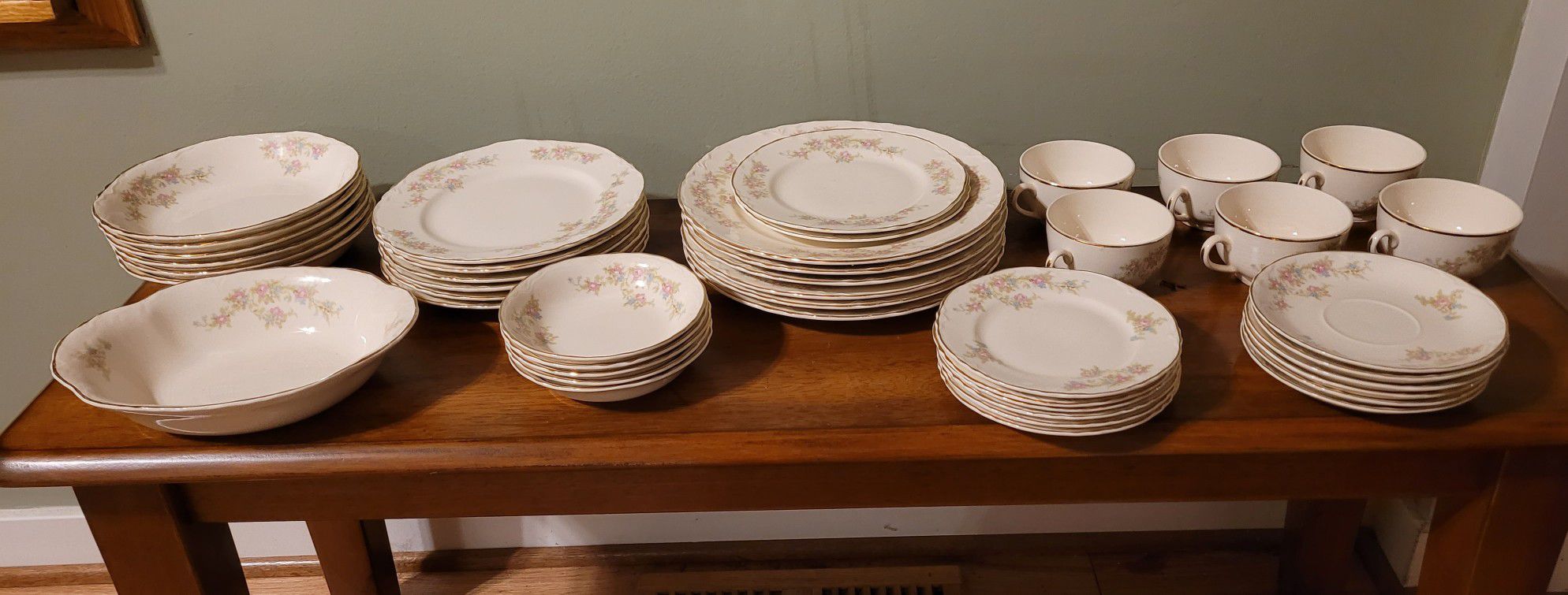 44 pc Vintage Taylor Smith Rose Pattern Dinnerware Set