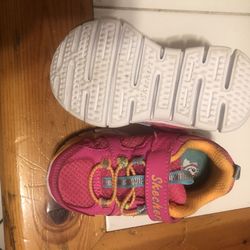 Sketcher size 5 girl
