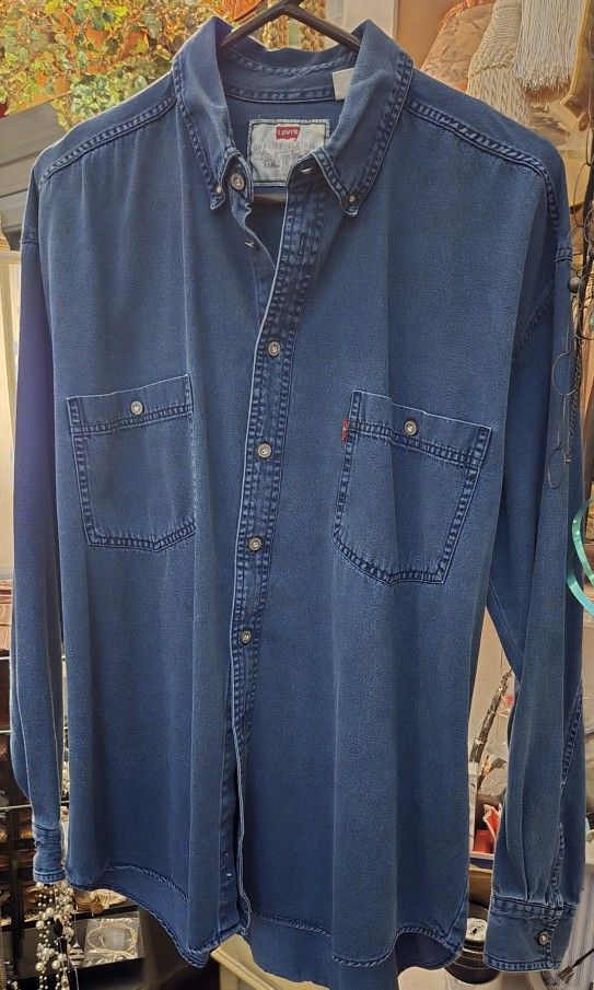 Men's XL 100% Cotton Levi's Bluejean Button Down Shirt