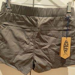 AFTCO Woman Field Short NWT color grey