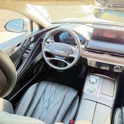 2023 Genesis Electrified G80