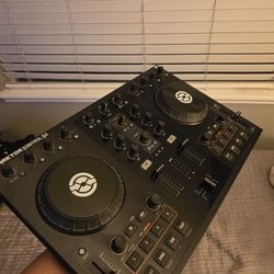 Traktor Kontrol MK2 Dj Controller