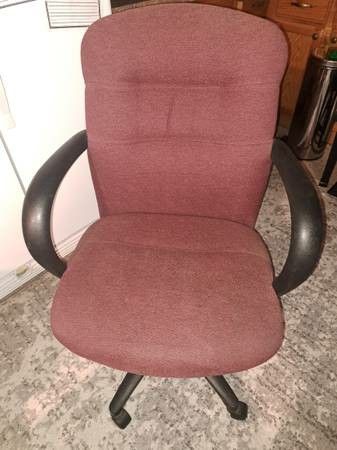 Computer Chair! Goes up and down!Â