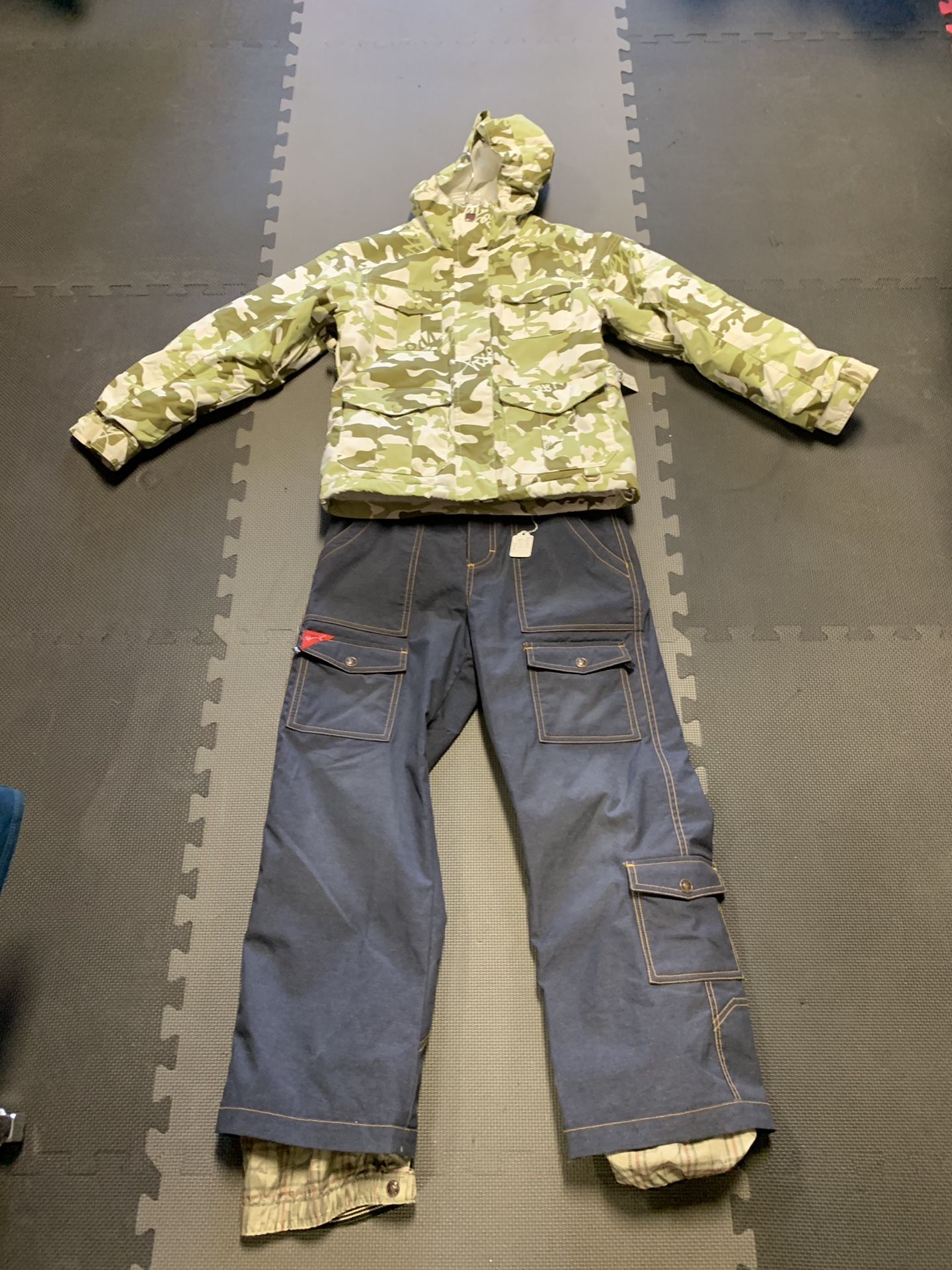 Roxy girls snowboard jacket and denim style snowboard pants