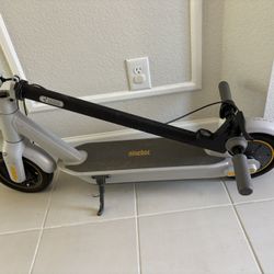 Ninebot Segway G30lp Electric Scooter 19mph