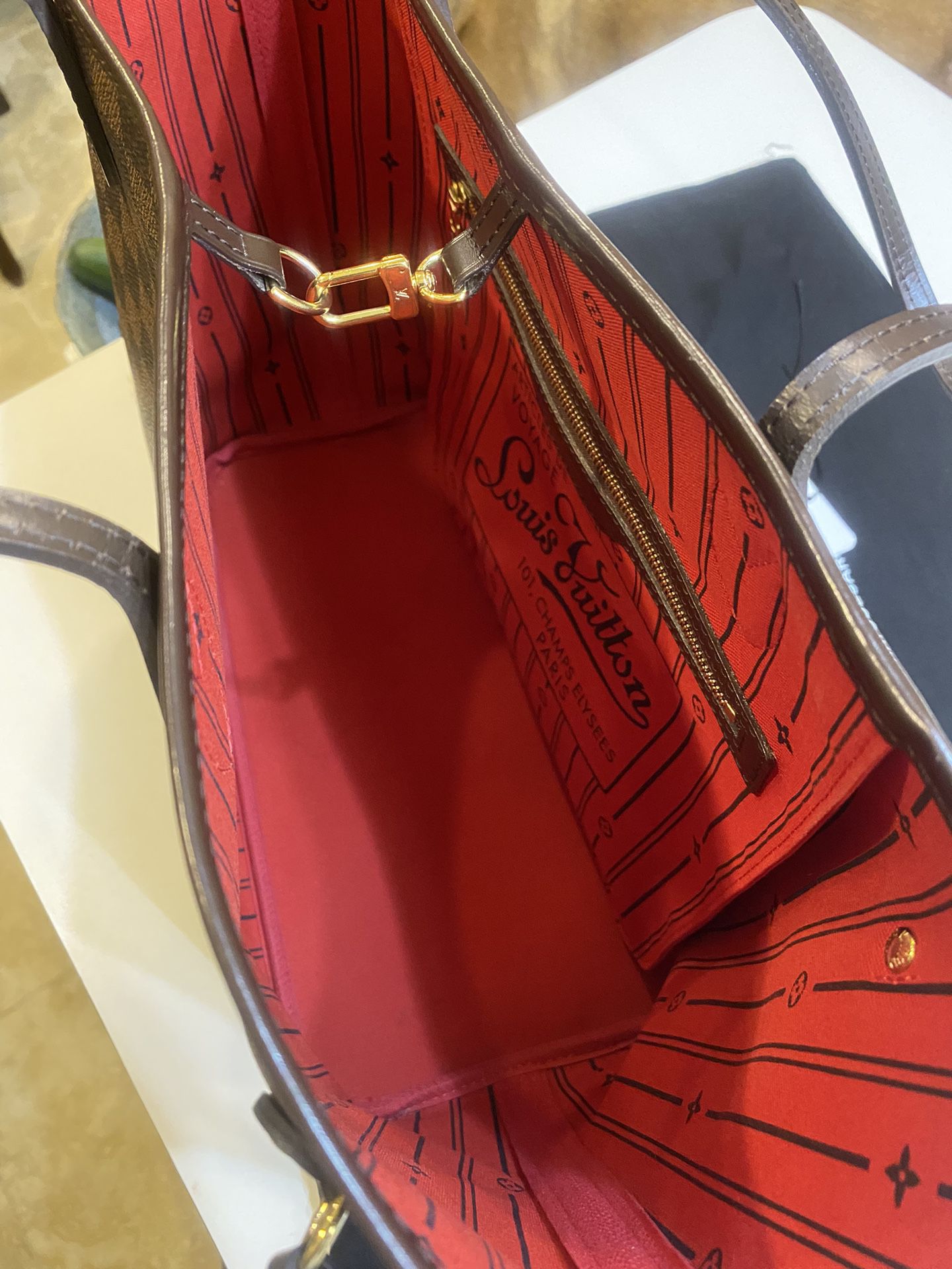 Louis Vuitton batignolles horizontal monogram shoulder bag tote for Sale in  Katy, TX - OfferUp