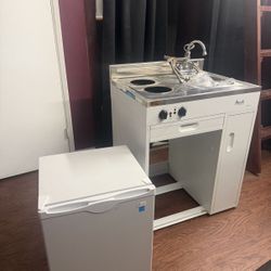 Stove With Sink And Refrigerator 