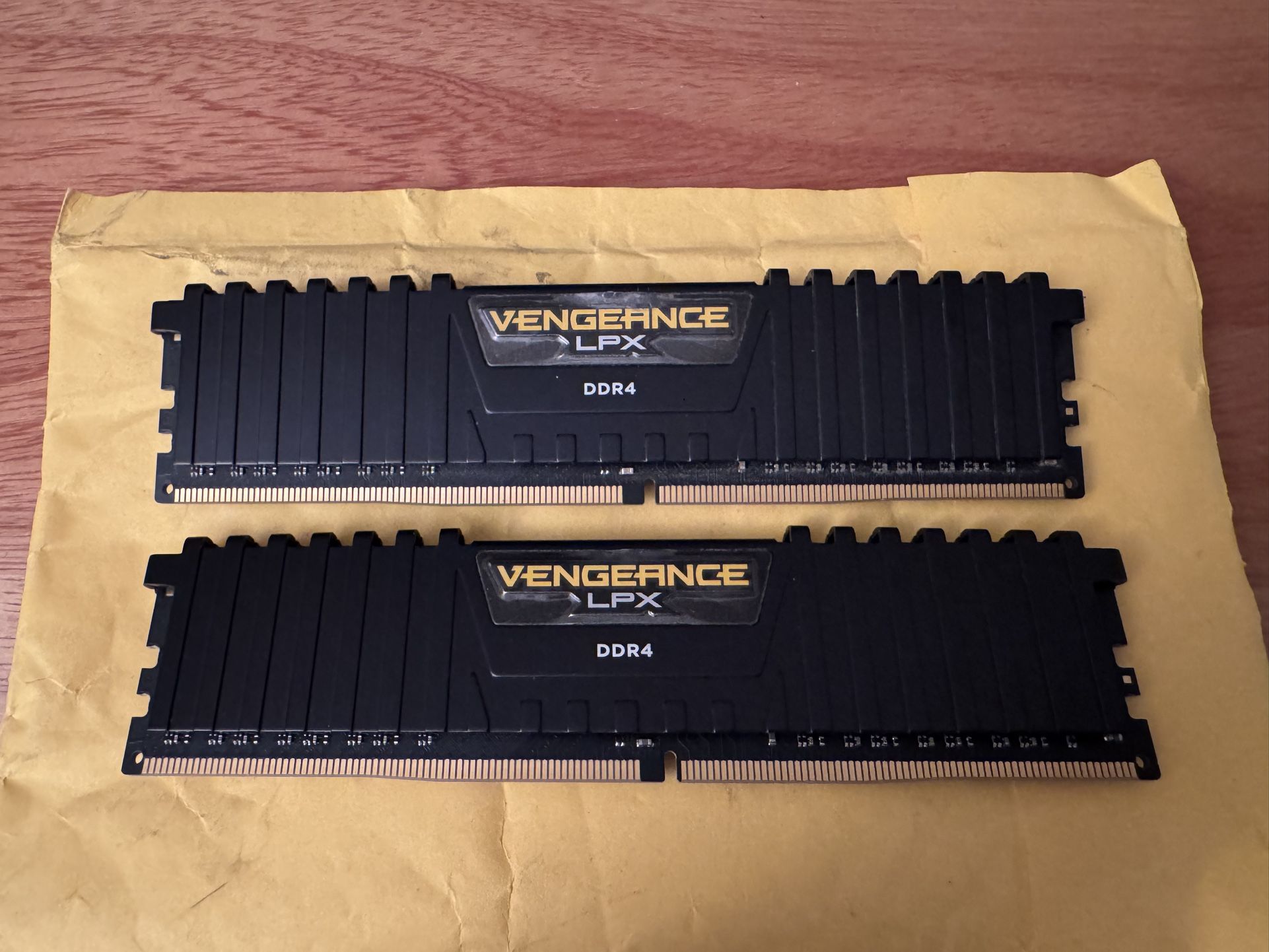 Corsair Vengeance LPX 16GB (2x8GB) RAM DDR4 2400MHz