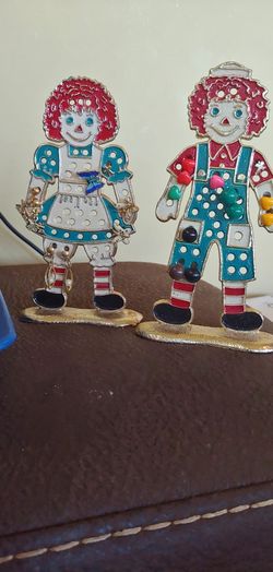 PAIR RAGGEDY ANN & ANDY EARRING HOLDERS