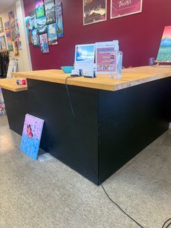 Cash Wrap or Receptionist Desk for business or office.
