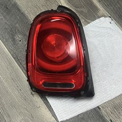 2014-2021 F55/F56/F57 MINI COOPER REAR RIGHT DRIVER SIDE LED LIGHT LAMP IN GREAT CONDITION