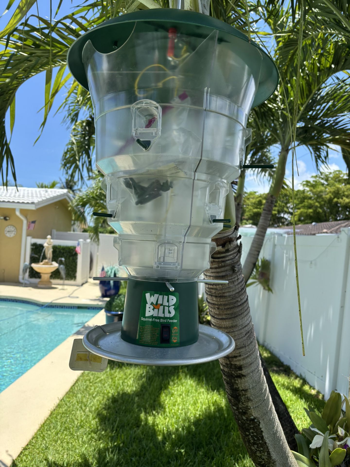 Large “WILD BILLS” “SQUIRREL-FREE” ELECTRONIC BIRD FEEDER