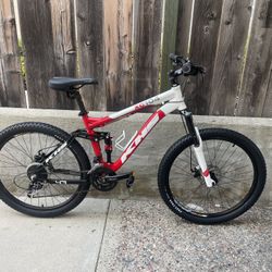 KHS 26" Tires / Medium Frame / 27 Speed Full Suspension Mountain Bike