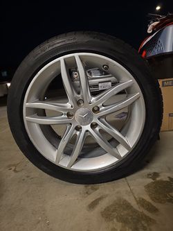 Mercedes Benz OEM rim W204 chassis