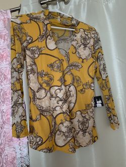 Cute yellow blouse