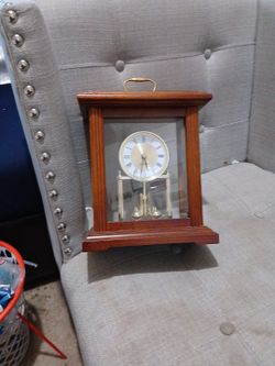 Vintage Quartz Mantel Clock – Wood & Glass, Brass Accents, Working