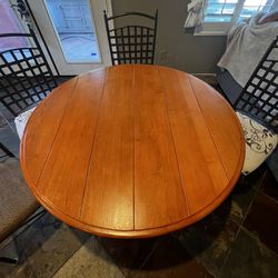 Kitchen Table And 4 Chairs 