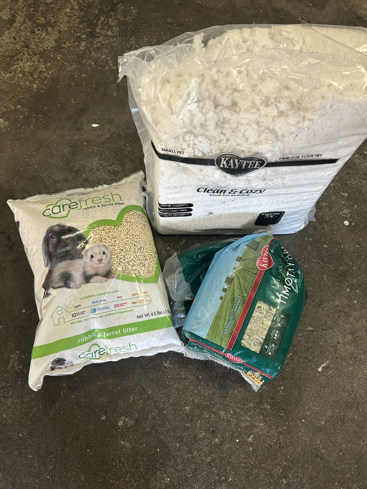 Bunny Supplies ( Litter, Hay, Bedding)
