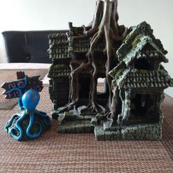 Castle aquarium decoration