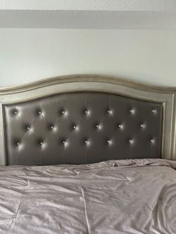 Bedroom set