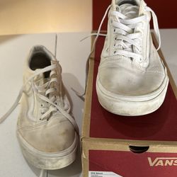 12 men’s free vans