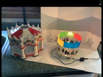 Department 56 Vtg 1998 Original Snow Village Lighted Musical Carnival Carousel plays Xmas and other songs, good condition all pieces present, the merr