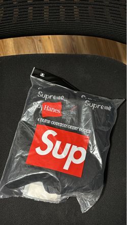 Supreme x Hanes Black Crew Socks 4-Pack