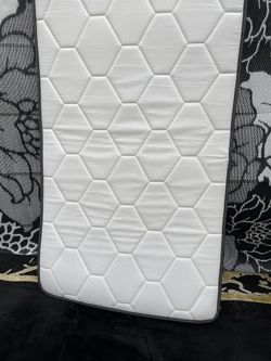 twin size mattress (DELIVERY AVAILABLE)