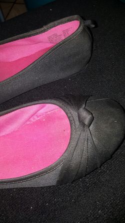 Girls slip ons size 4