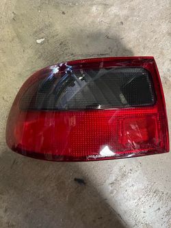 LA Zona Auto Parts 1992 to 1995 Honda civic Outer Tailight Left Driver Side Mica Tracera Luz Izquierda