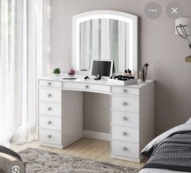 Tresanti Heidi Vanity Double Pedestal with LED Lighted Mirror