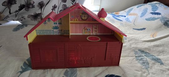 Bluey house toy