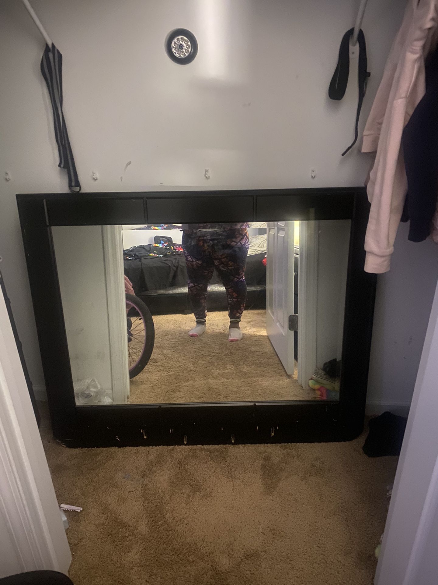 Dresser With Mirror And nightstand 