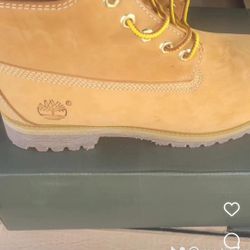TIMBERLAND BOOTS ON SALE (BUTTAS)  ONLY $100 SIZE   7  ONLY  WHEN INTERESTED LET ME KNOW ASAP THEY SELL FAST 
