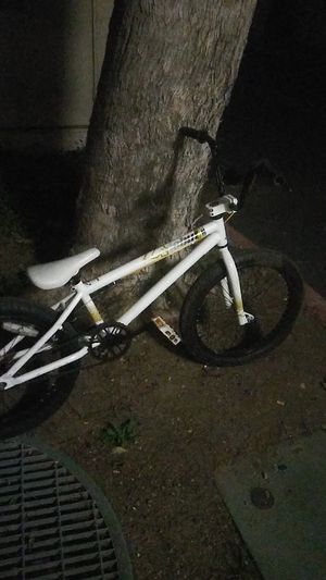 Endzone For 16/" to 20/" Bikes BMX Bike//Cycling Saddle//Seat White